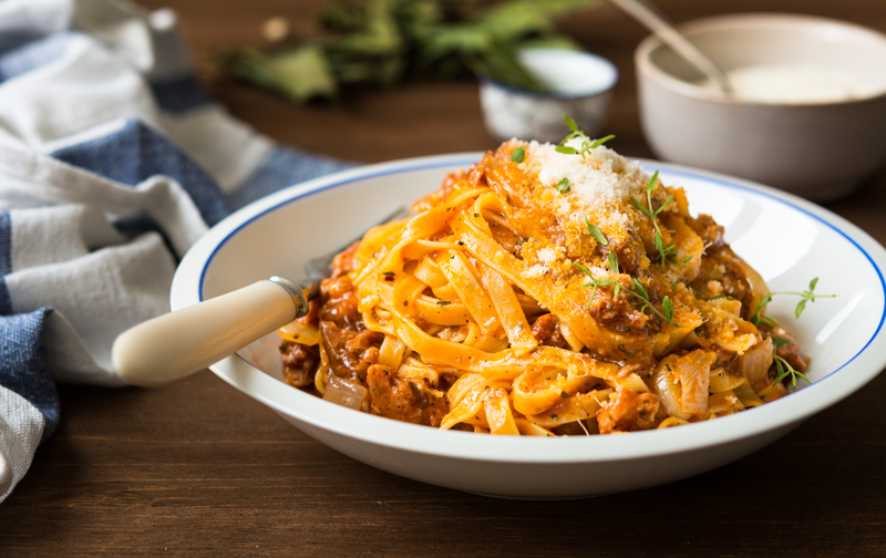 COMPASS_Pasta with beef and tomato sauce